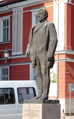 БОБЕКОВ