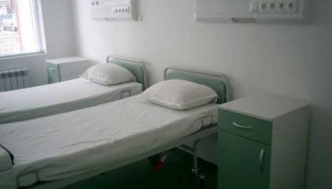 Частни по собственост, но обществени по финансиране