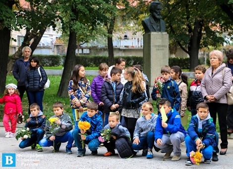 12144908_544809852338200_1558068828471309544_n