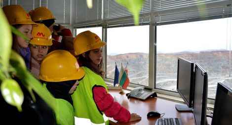 %d0%b3%d0%be%d1%80%d0%b4%d0%b5%d1%8f-%d1%81%d0%b5-%d1%81-%d1%82%d1%80%d1%83%d0%b4%d0%b0-%d0%bd%d0%b0-%d0%bc%d0%be%d0%b8%d1%82%d0%b5-%d1%80%d0%be%d0%b4%d0%b8%d1%82%d0%b5%d0%bb%d0%b8-2