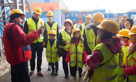 %d0%b3%d0%be%d1%80%d0%b4%d0%b5%d1%8f-%d1%81%d0%b5-%d1%81-%d1%82%d1%80%d1%83%d0%b4%d0%b0-%d0%bd%d0%b0-%d0%bc%d0%be%d0%b8%d1%82%d0%b5-%d1%80%d0%be%d0%b4%d0%b8%d1%82%d0%b5%d0%bb%d0%b8