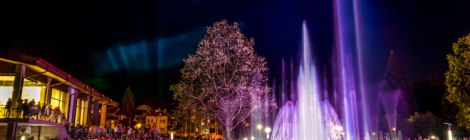 Музикалният фонтан до зала Арена Асарел в Панагюрище