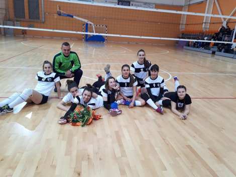 волейбол девойки ст. възр.