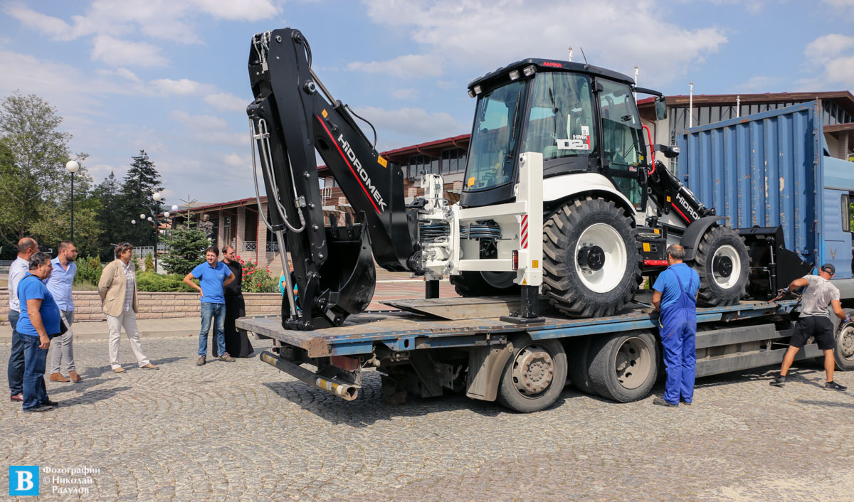 ВиК-Панагюрище обогати парка си с нов багер