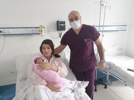 Съветничка в Посолството на Кралство Мароко в България роди в „Уни Хоспитал“