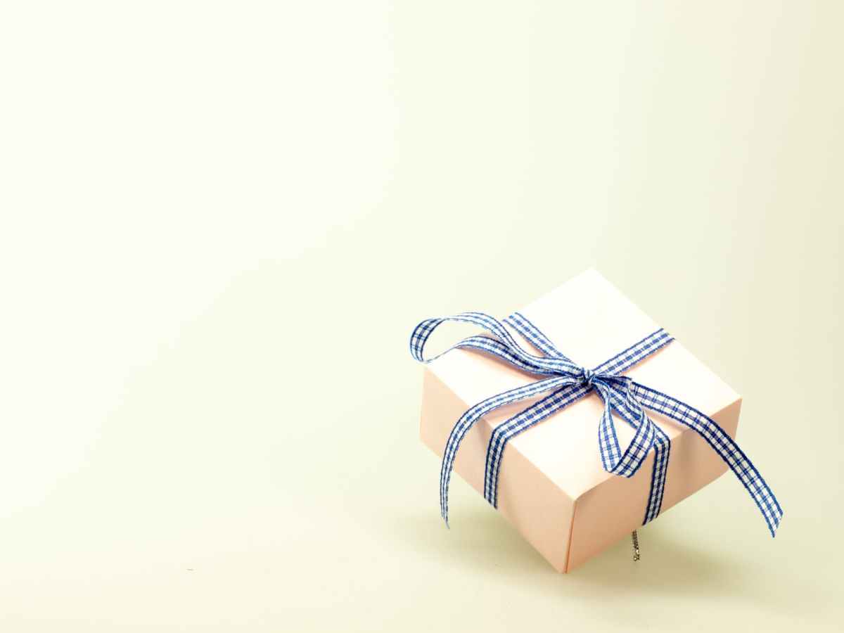 ПОЗДРАВИТЕЛЕН АДРЕС от „Оптикоелектрон груп“ по случай юбилея на Димитър Йончев