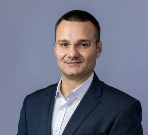 Иван Лалов: Нека Коледа ни напомни да бъдем по-човечни, по-близки и по-отворени един към друг!