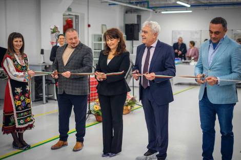 „ОПТИКС“ откри нов Технологичен център за прецизна оптика в Панагюрище